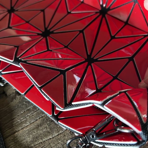 Emilio Pepe Italy Geometric Crossbody to Wristlet to Clutch in one Hand Bag - Picture 9 of 11